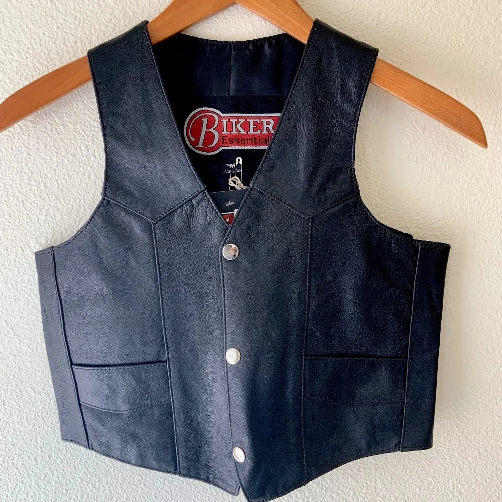 NEW! Women’s Black Leather Vest Size Medium